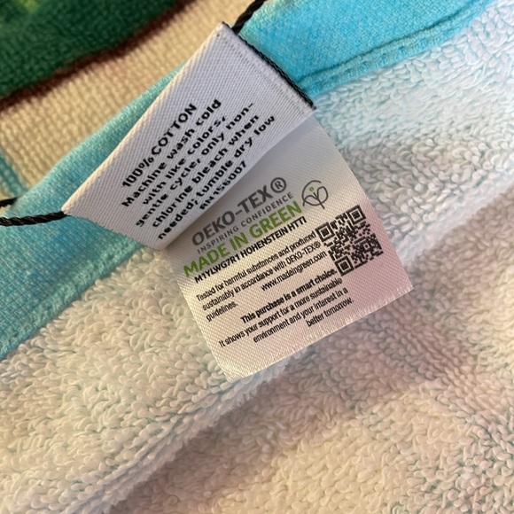 Vera Bradley (Lemon theme) beach towel!! Large size. 100% cotton - Picture 4 of 5